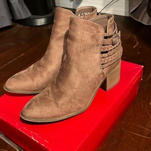 Dusty rose chunky block bootie